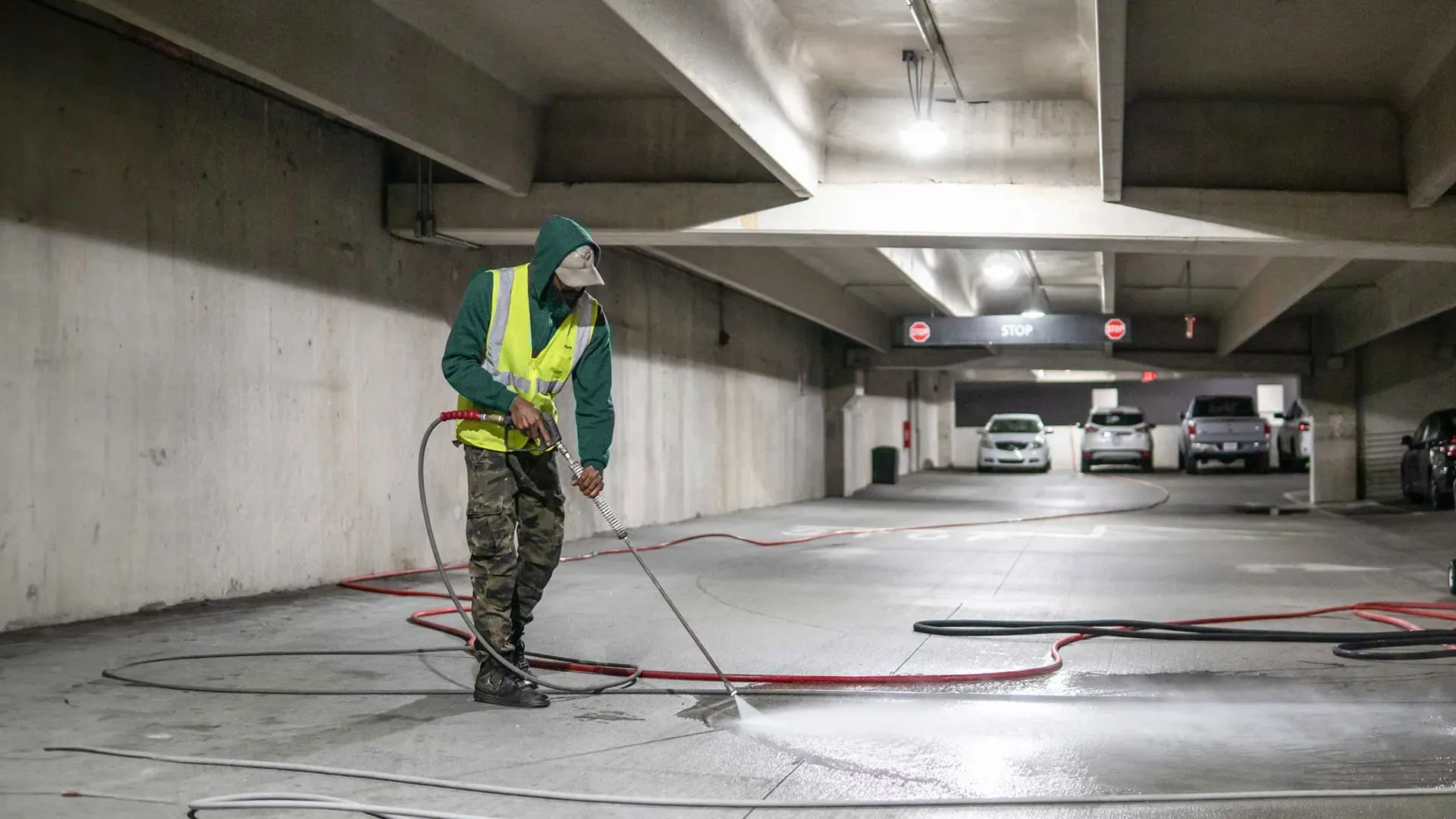 Nettoyage sol béton professionnel par JM Group en Belgique