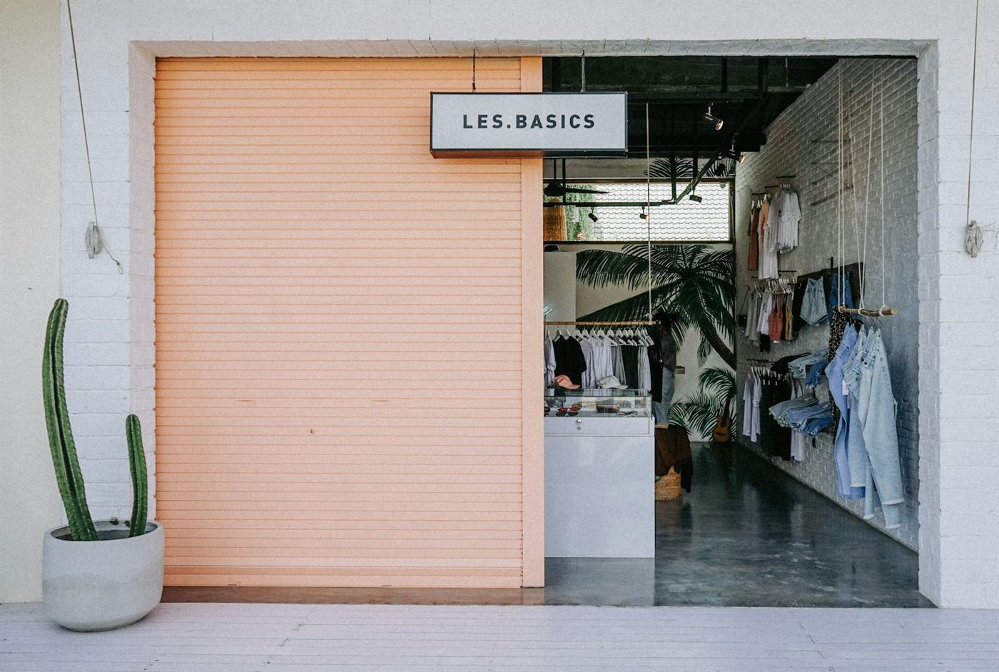 Nettoyage de commerce : garder une vitrine impeccable toute la journée